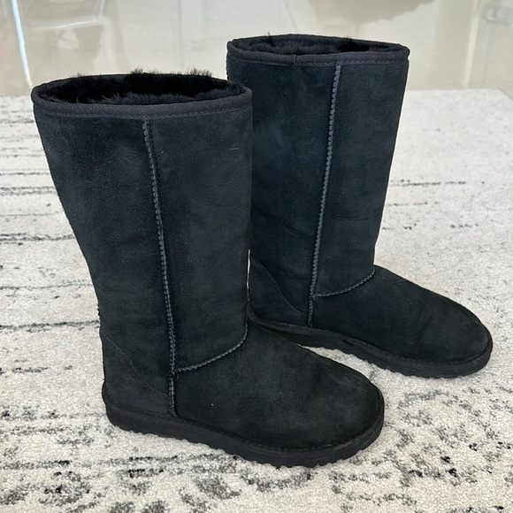 UGG tall boots genuine sheepskin - Picture 2 of 11